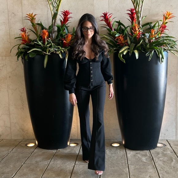 superdown Tops - Martine Corset Hoodie in Black
SUPERDOWN